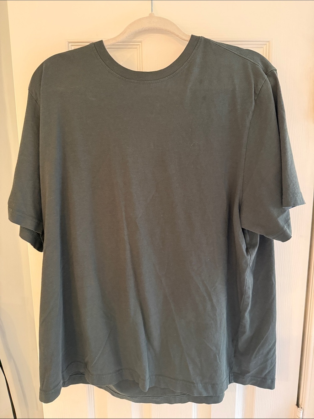 Isaac Mizrahi Men's Crew Neck T-Shirt in Olive